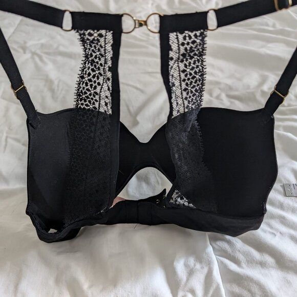 VICTORIA’S SECRET Incredible Black Racerback Lace Bra 34DDD Underwire Lingerie - Picture 2 of 9
